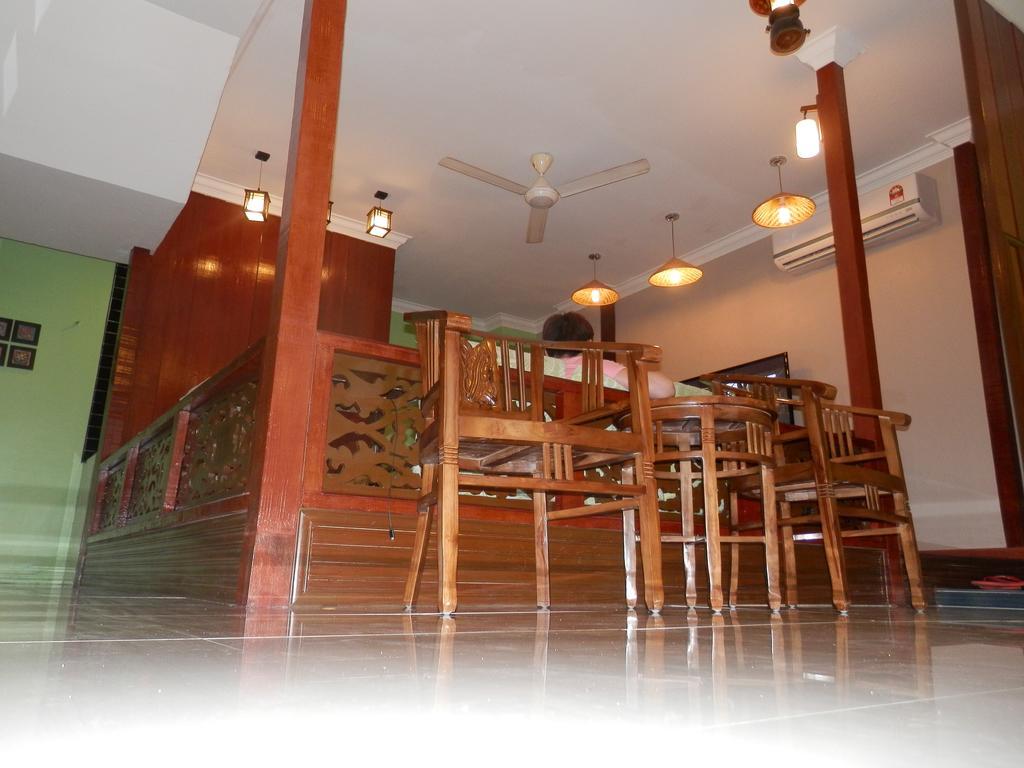Travellers Planet Hotel & Guesthouse Malacca Exteriör bild