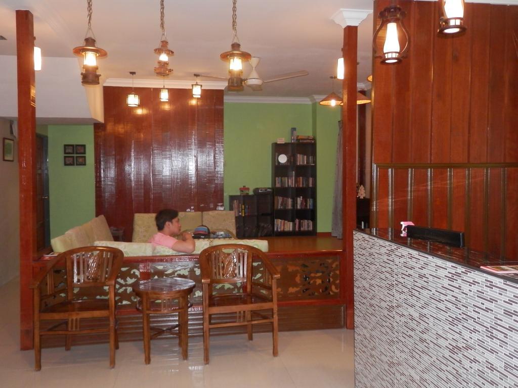 Travellers Planet Hotel & Guesthouse Malacca Exteriör bild