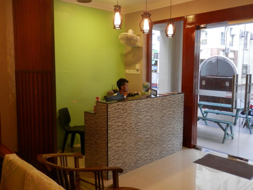 Travellers Planet Hotel & Guesthouse Malacca Exteriör bild