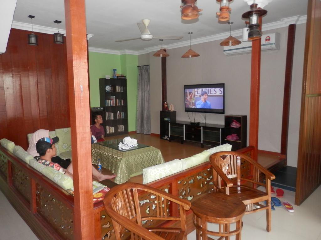 Travellers Planet Hotel & Guesthouse Malacca Exteriör bild