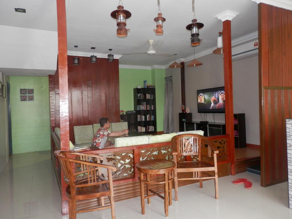 Travellers Planet Hotel & Guesthouse Malacca Exteriör bild