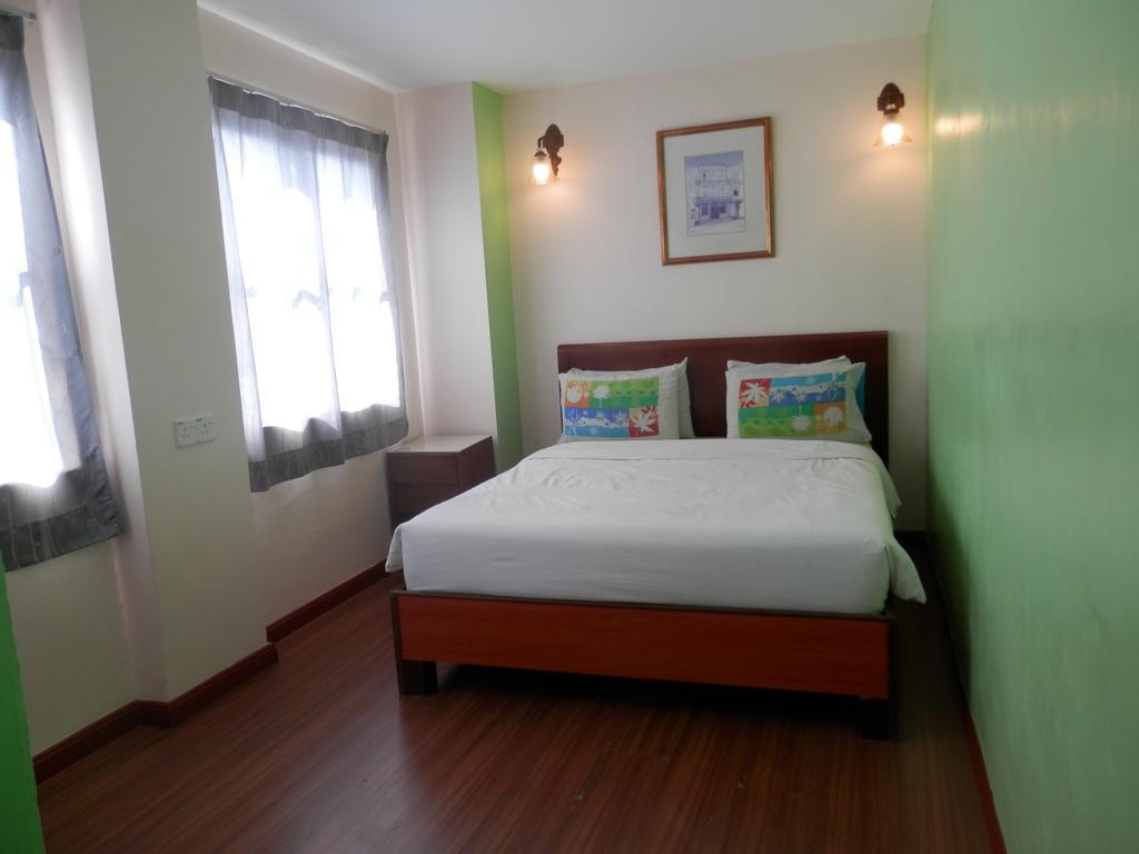 Travellers Planet Hotel & Guesthouse Malacca Exteriör bild