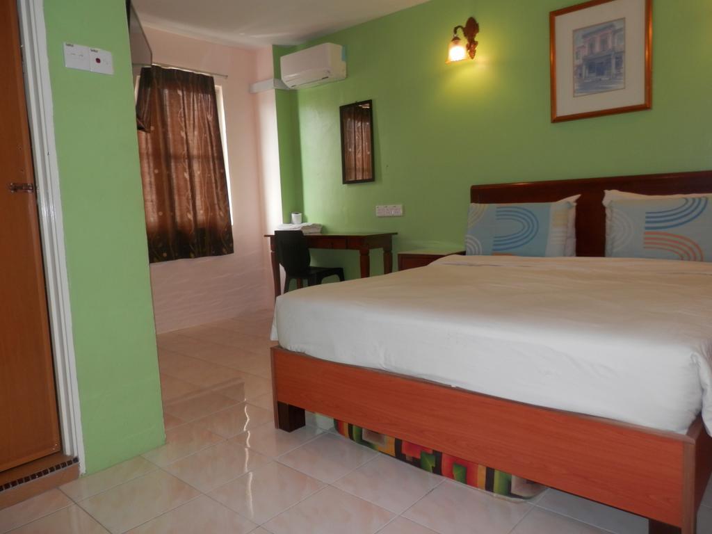 Travellers Planet Hotel & Guesthouse Malacca Exteriör bild