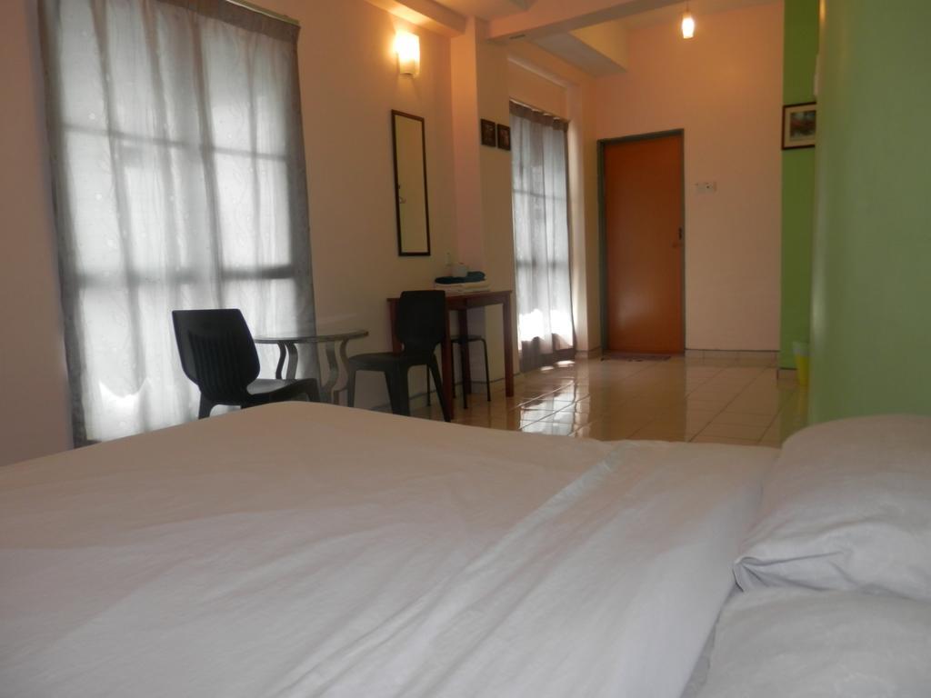 Travellers Planet Hotel & Guesthouse Malacca Exteriör bild