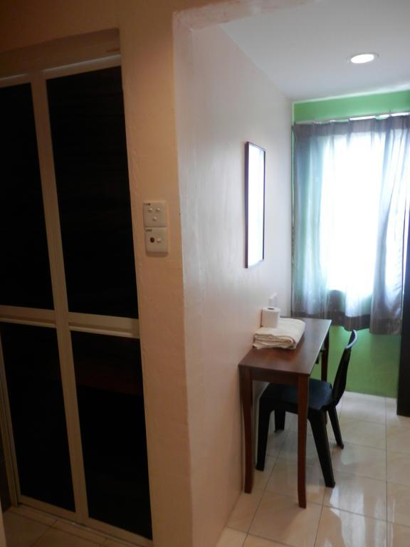 Travellers Planet Hotel & Guesthouse Malacca Exteriör bild