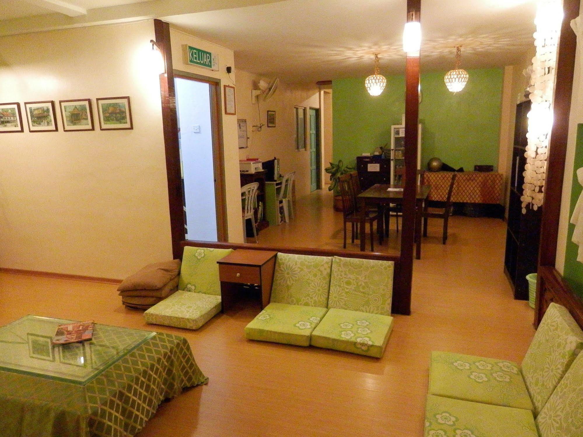 Travellers Planet Hotel & Guesthouse Malacca Exteriör bild