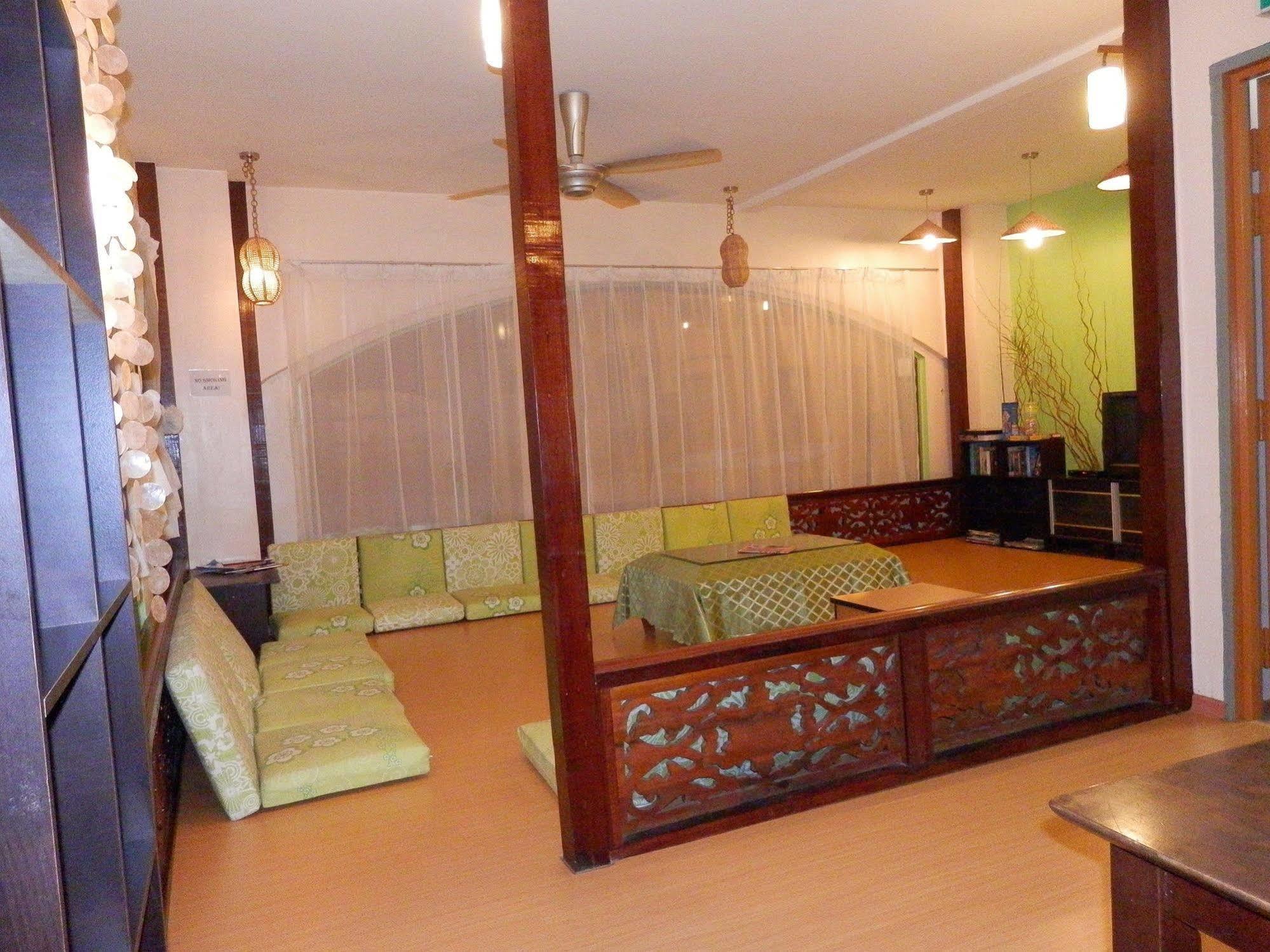Travellers Planet Hotel & Guesthouse Malacca Exteriör bild