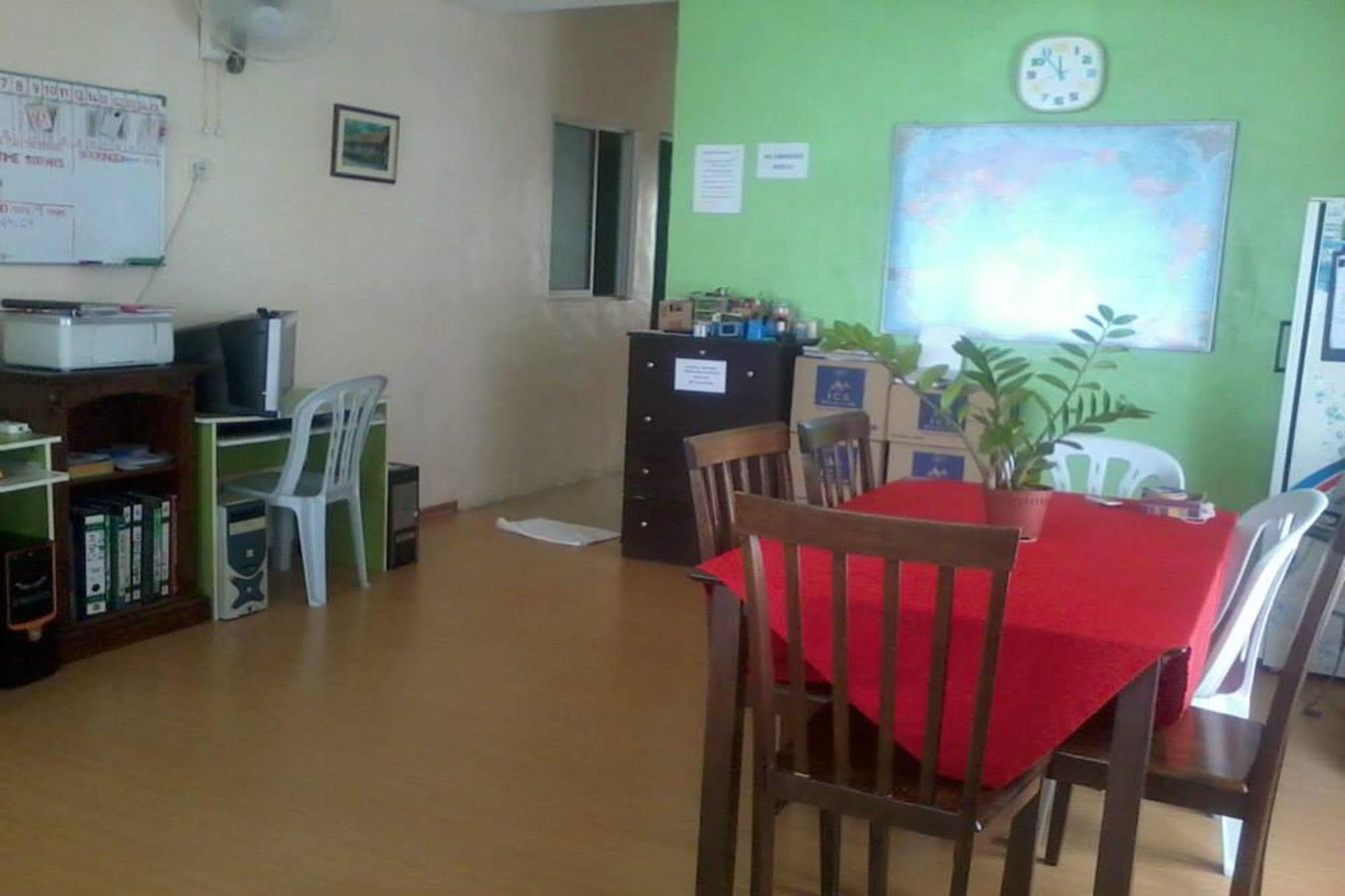 Travellers Planet Hotel & Guesthouse Malacca Exteriör bild