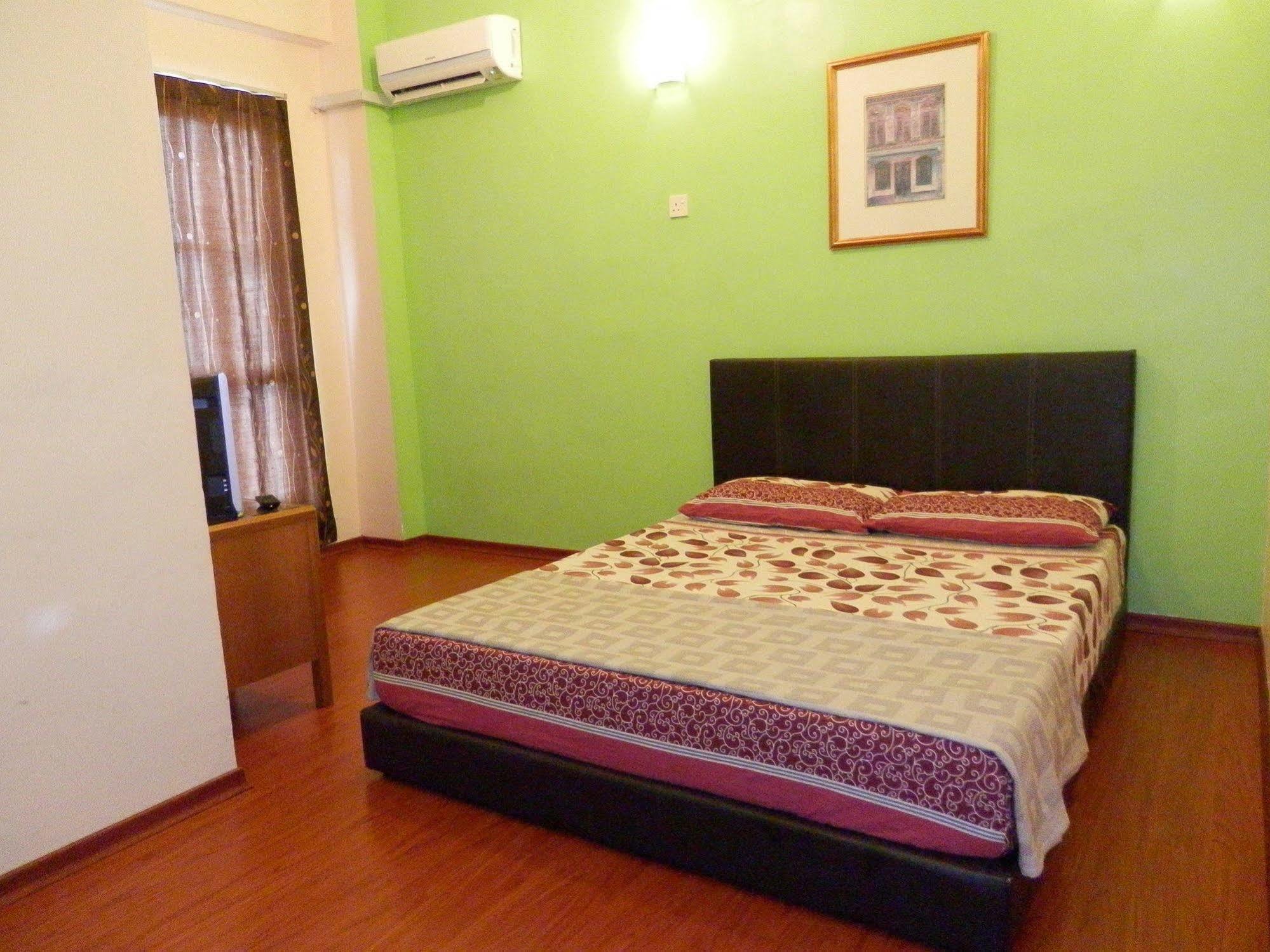 Travellers Planet Hotel & Guesthouse Malacca Exteriör bild
