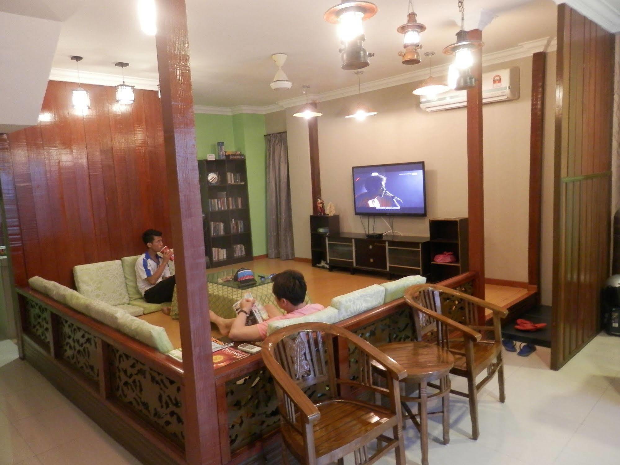Travellers Planet Hotel & Guesthouse Malacca Exteriör bild