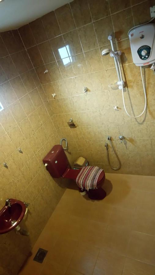 Travellers Planet Hotel & Guesthouse Malacca Exteriör bild