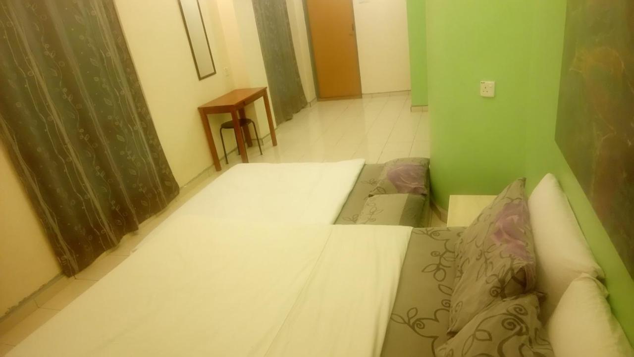 Travellers Planet Hotel & Guesthouse Malacca Exteriör bild